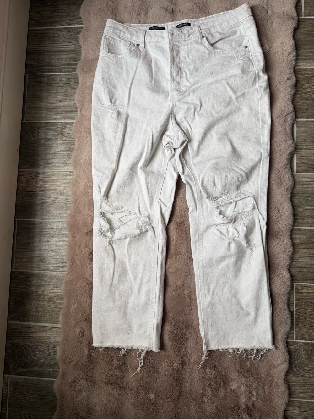 Wild Fable distressed super high rise slim straight white jeans, size 14